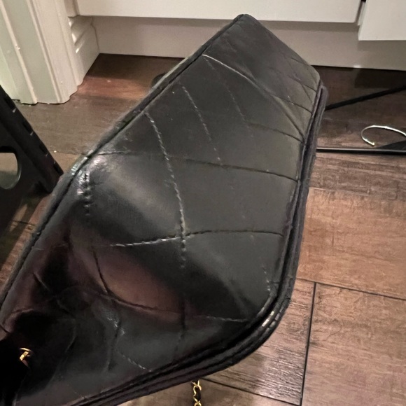 100% Authentic Vintage Chanel Small Full Flap SERIES 1 turnlock - Picture 5 of 13